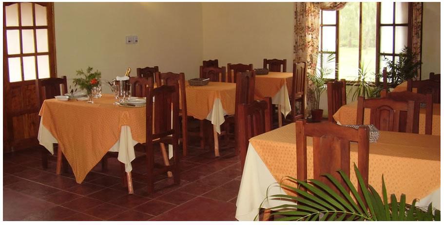Tupasy Hotel โกโลเนีย คาร์ลอส เปลเลกรีนี ภายนอก รูปภาพ