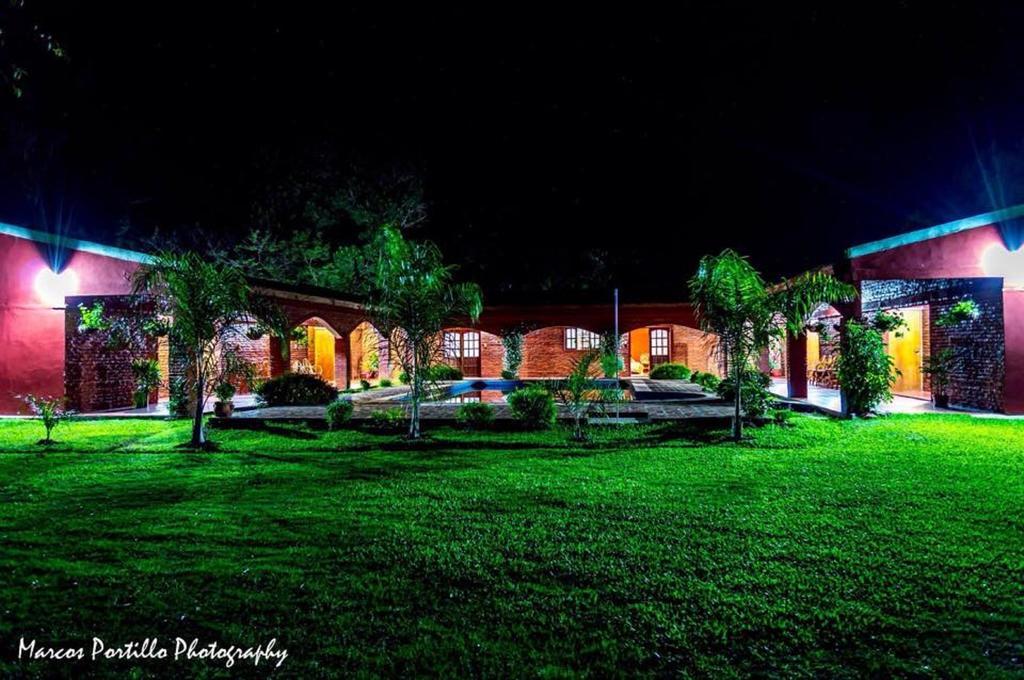 Tupasy Hotel โกโลเนีย คาร์ลอส เปลเลกรีนี ภายนอก รูปภาพ